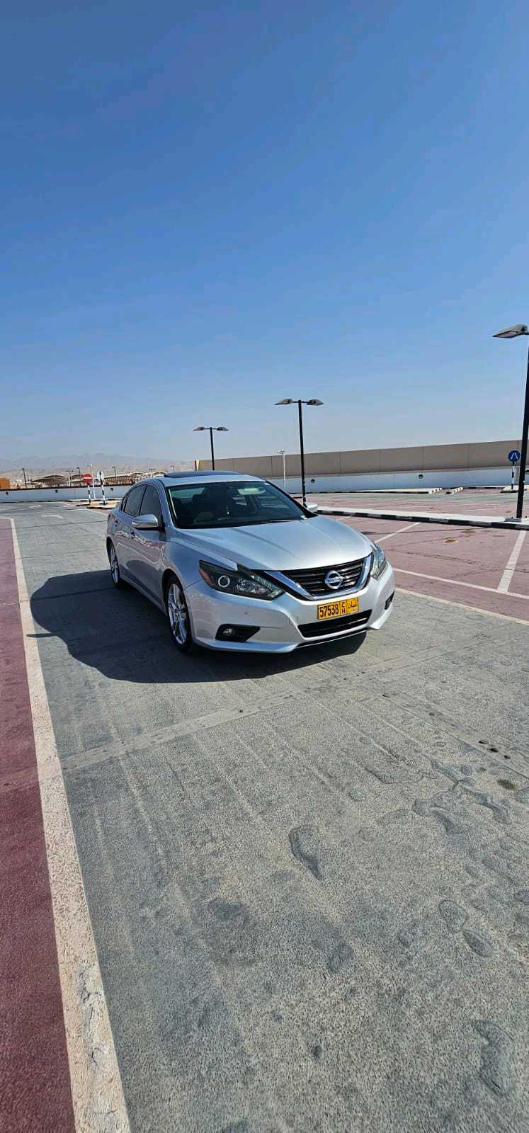 Car Image 2017 NISSAN ALTIMA SR