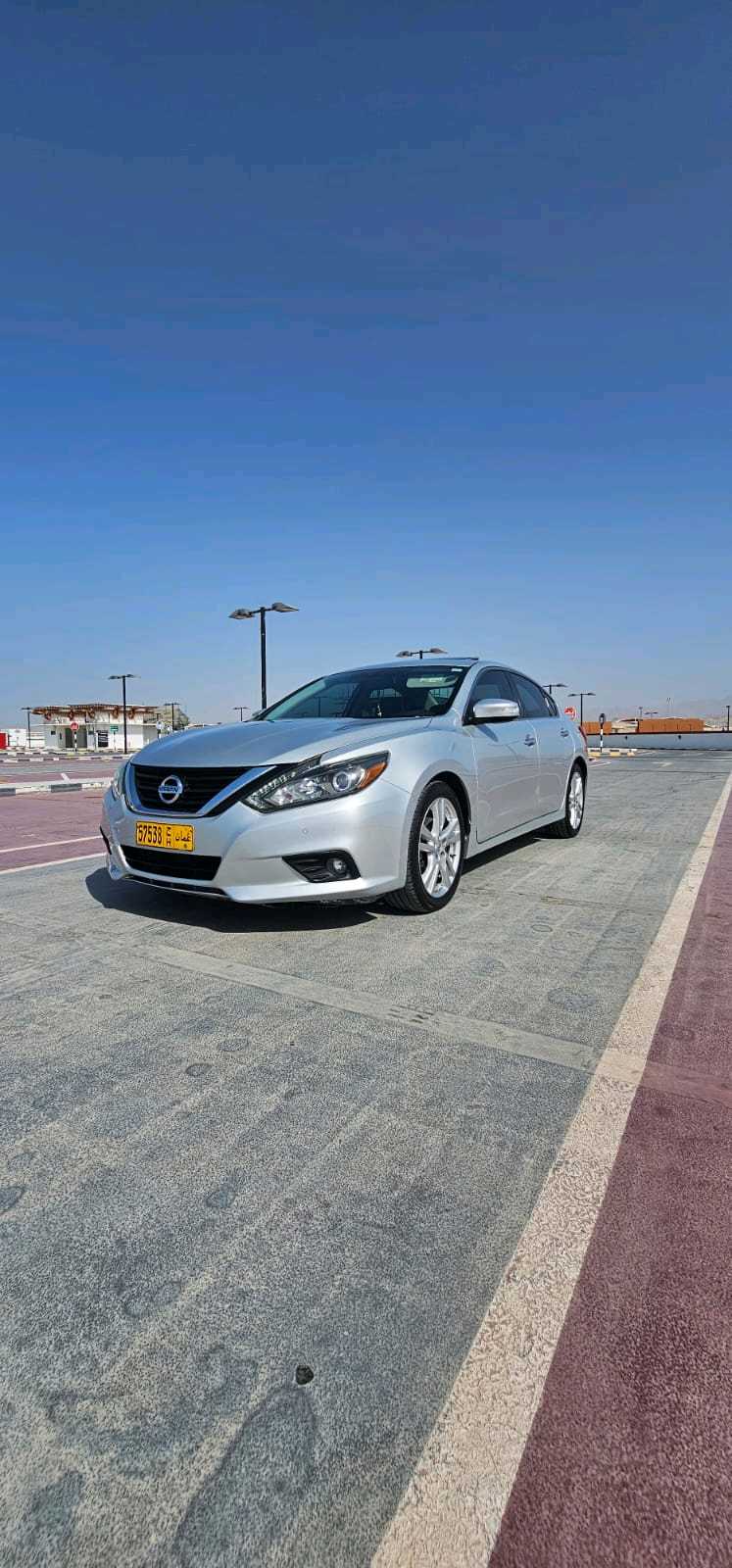 Car Image 2017 NISSAN ALTIMA SR