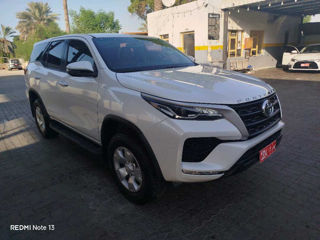 TOYOTA FORTUNER 2024