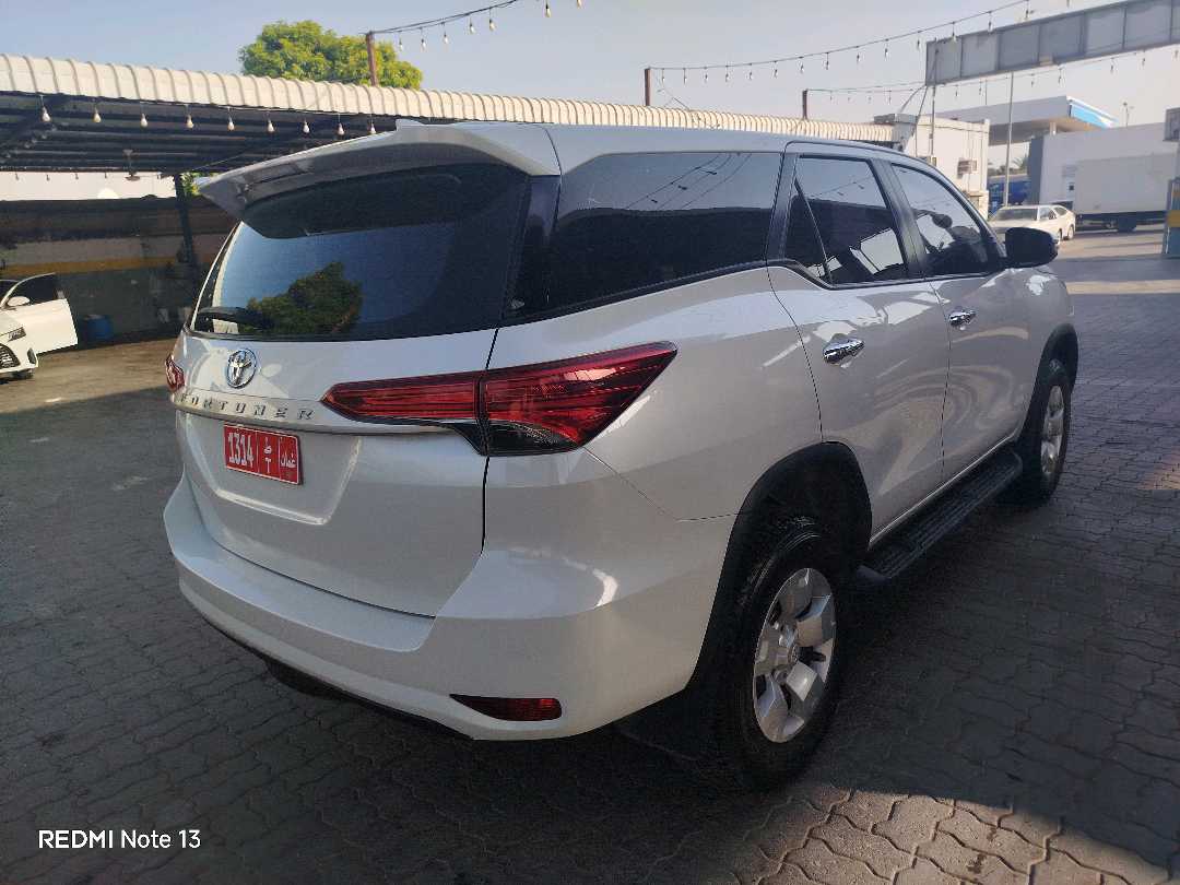 TOYOTA FORTUNER 2024