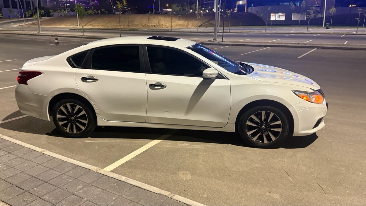 Car Image 2018 NISSAN ALTIMA SL