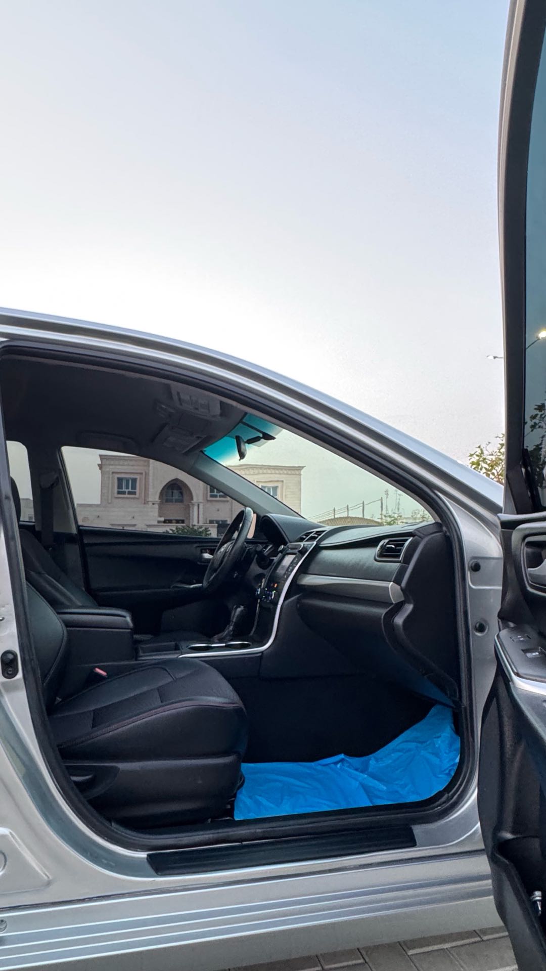 Car Image 2017 TOYOTA CAMRY SE