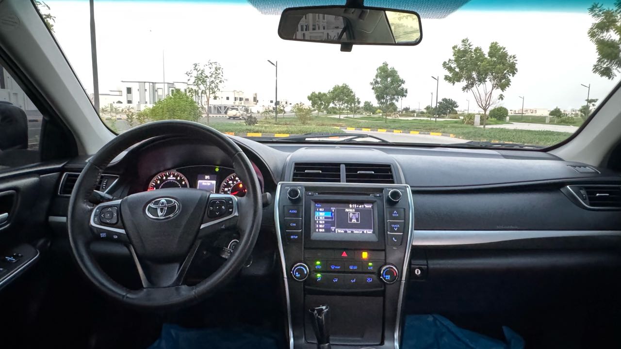 Car Image 2017 TOYOTA CAMRY SE