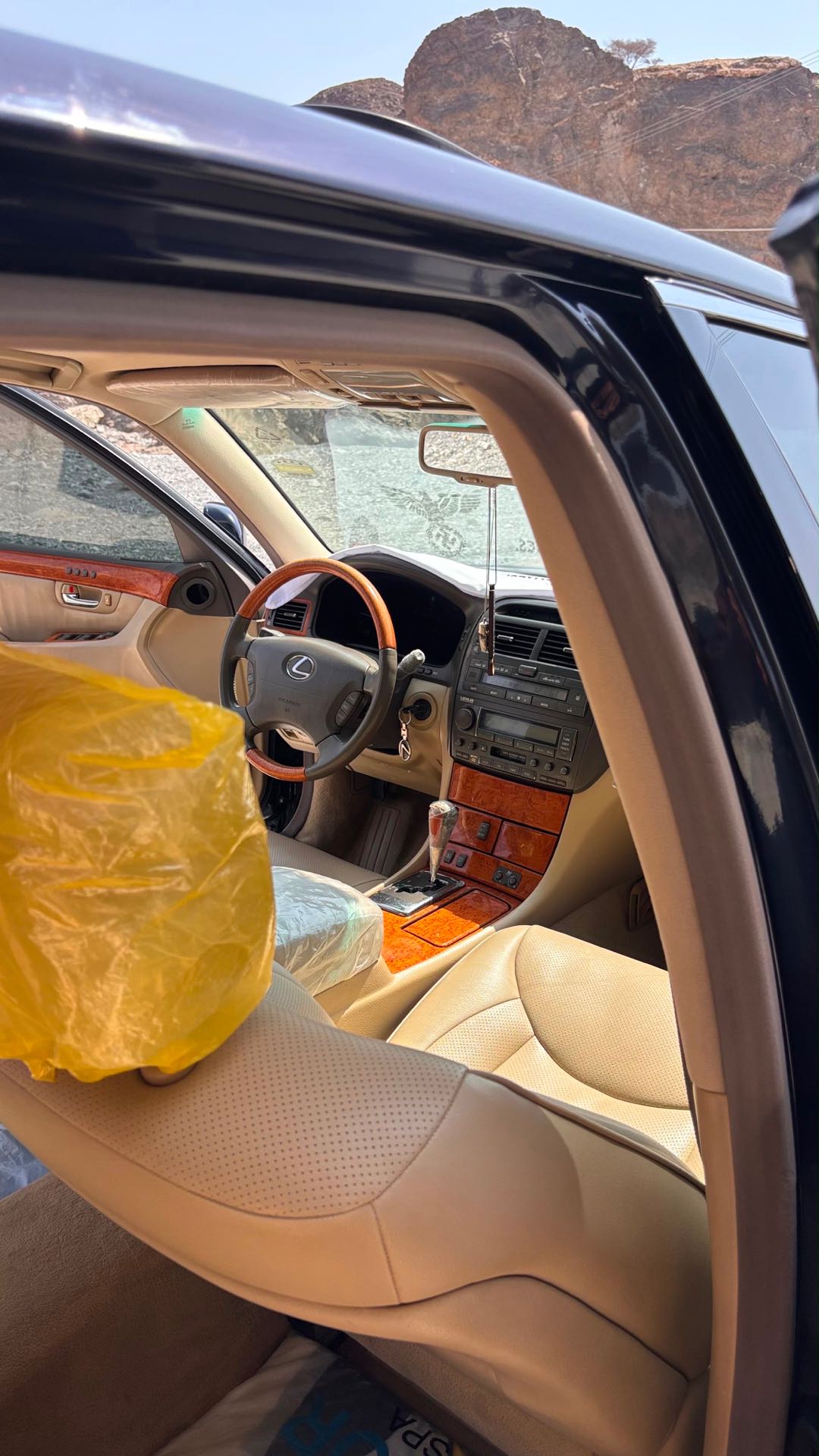 Car Image 2004 LEXUS LS 430