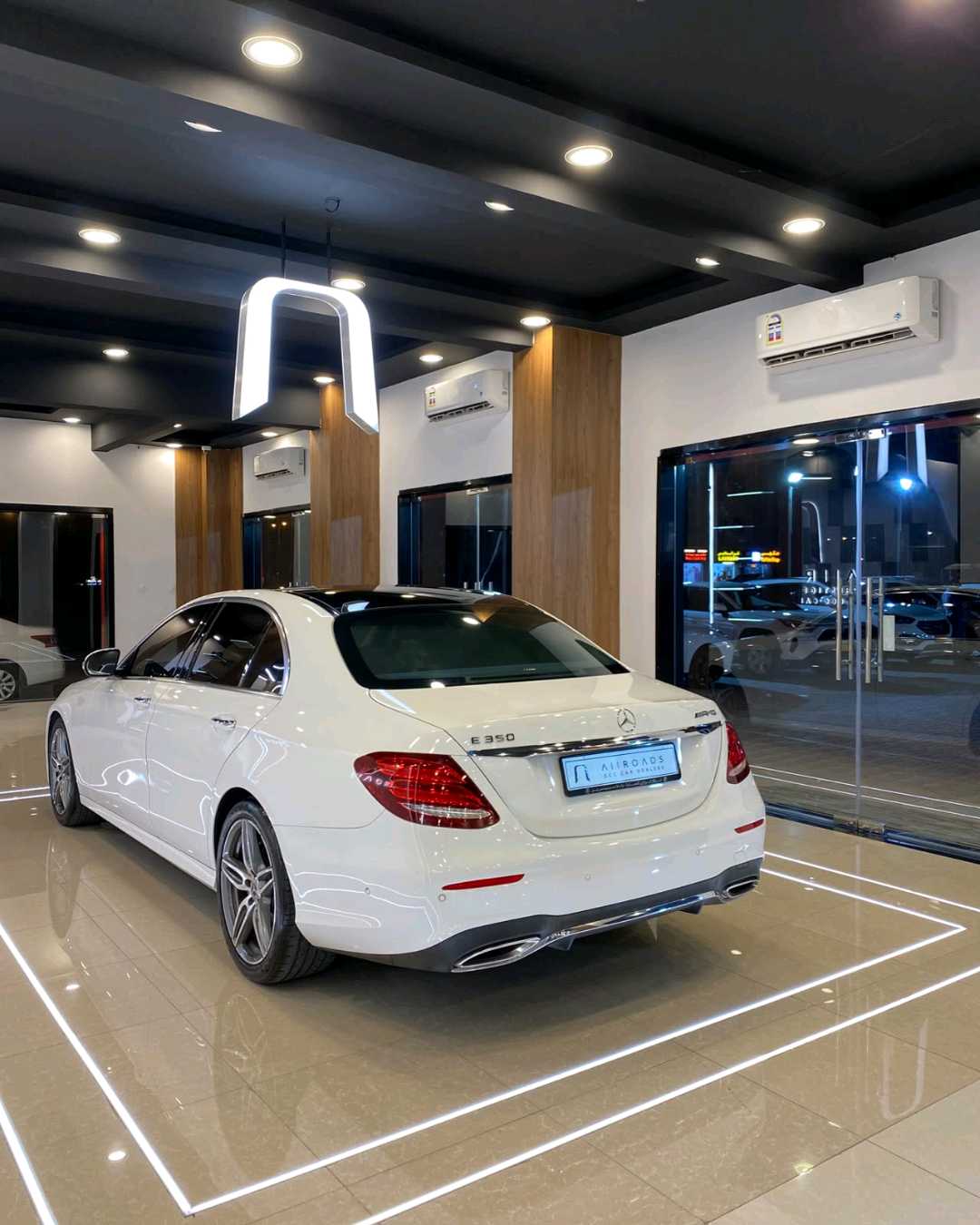 Car Image 2019 MERCEDES E Class 350