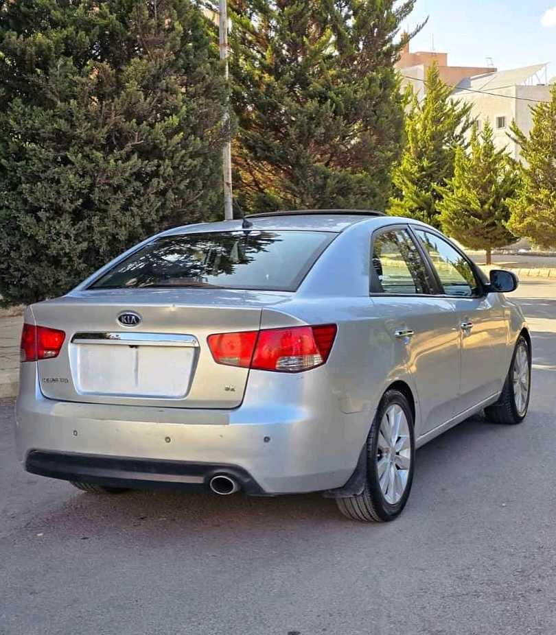 Car Image 2011 KIA FORTE 