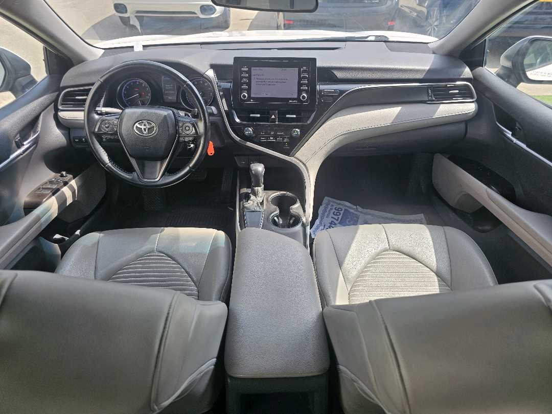 Car Image 2021 TOYOTA CAMRY SE