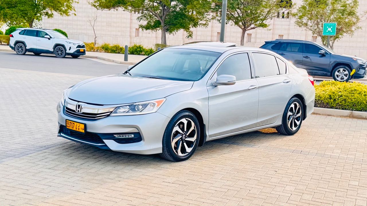 Car Image 2017 HONDA ACCORD SPORT