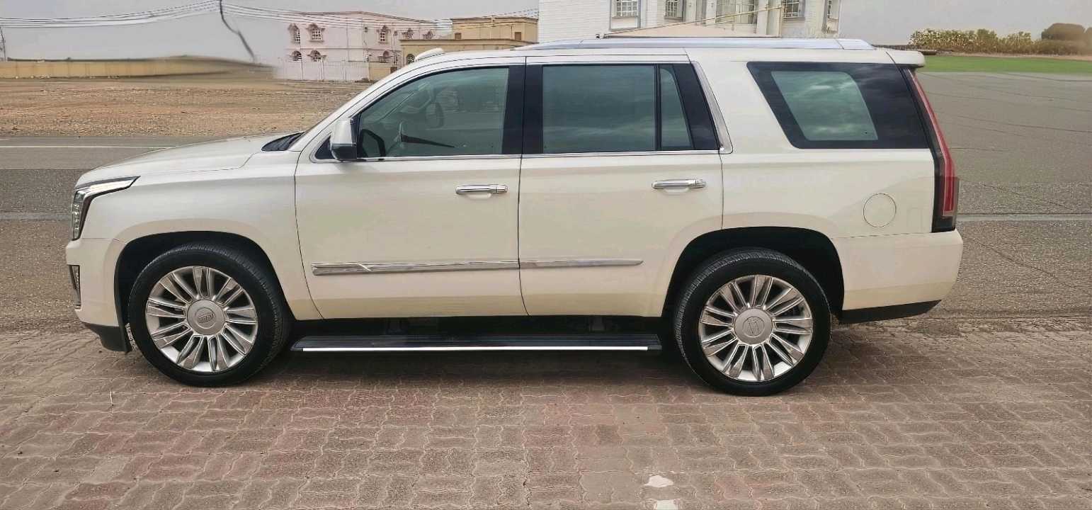 Car Image 2015 CADILLAC ESCALADE 