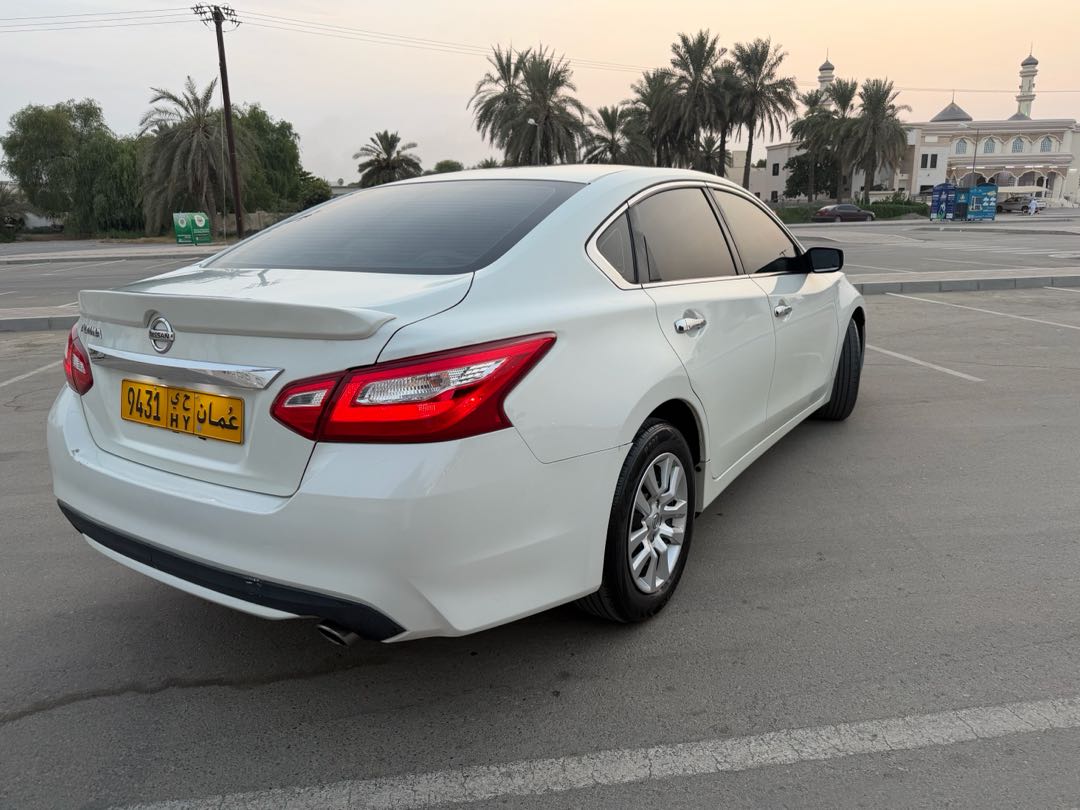 Car Image 2017 NISSAN ALTIMA S