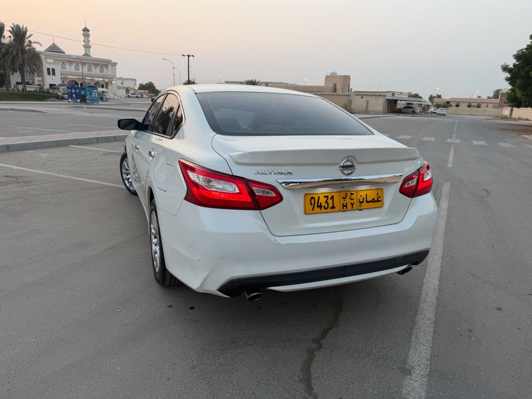 Car Image 2017 NISSAN ALTIMA S