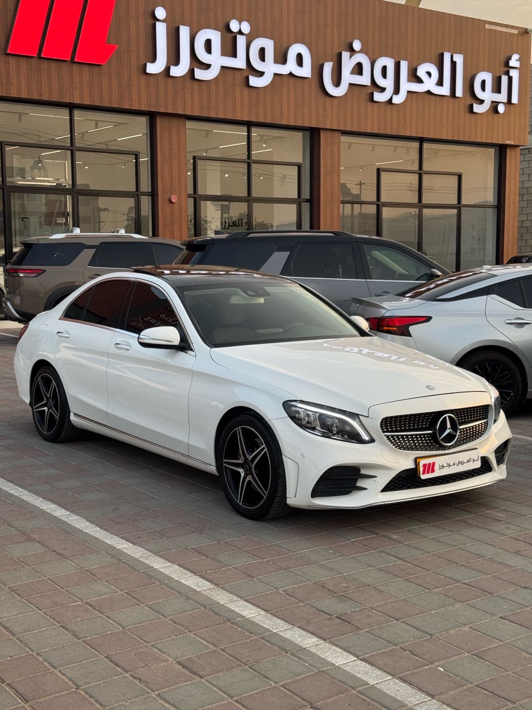 Car Image 2016 MERCEDES C Class 300