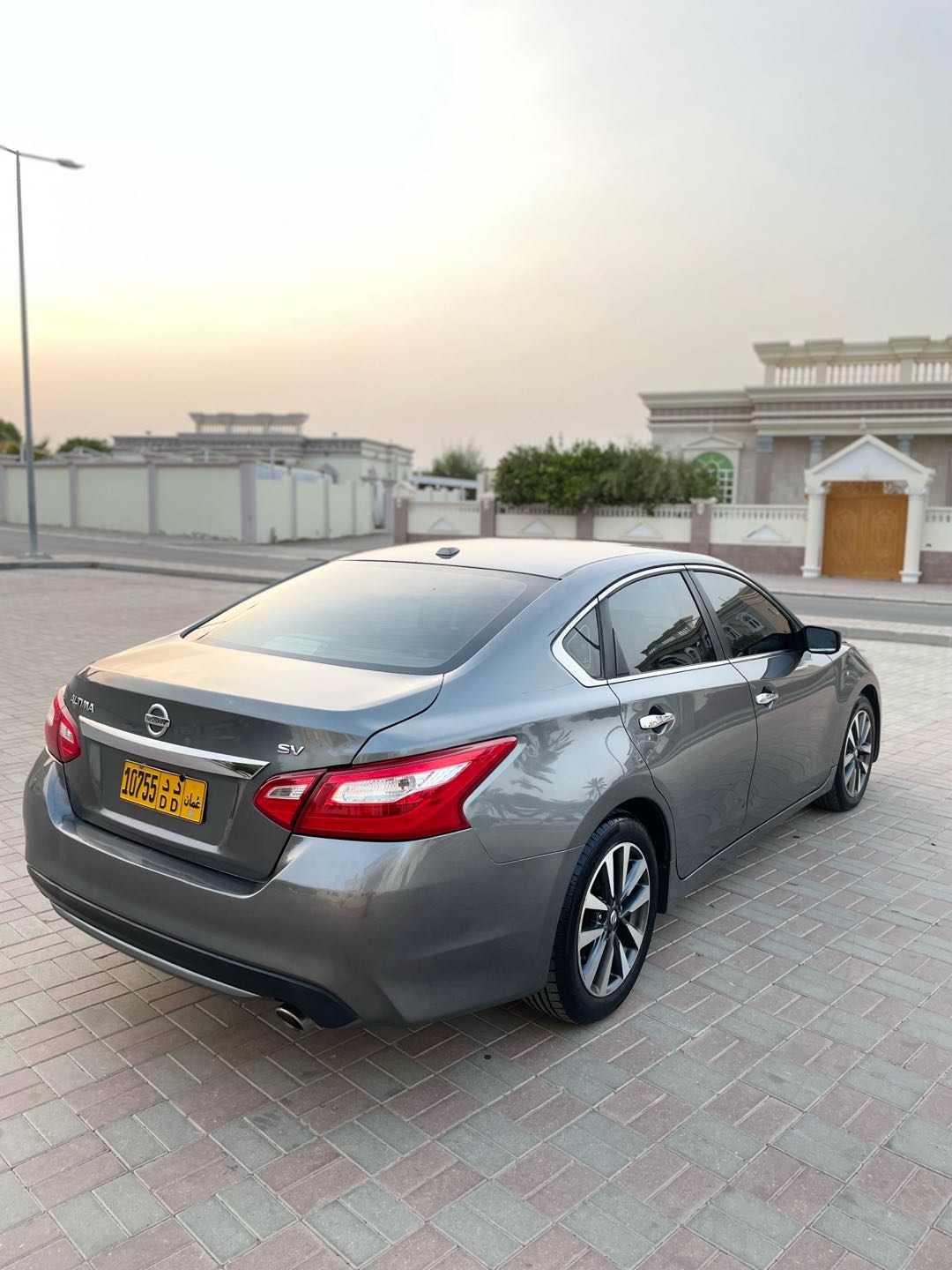 Car Image 2017 NISSAN ALTIMA SV