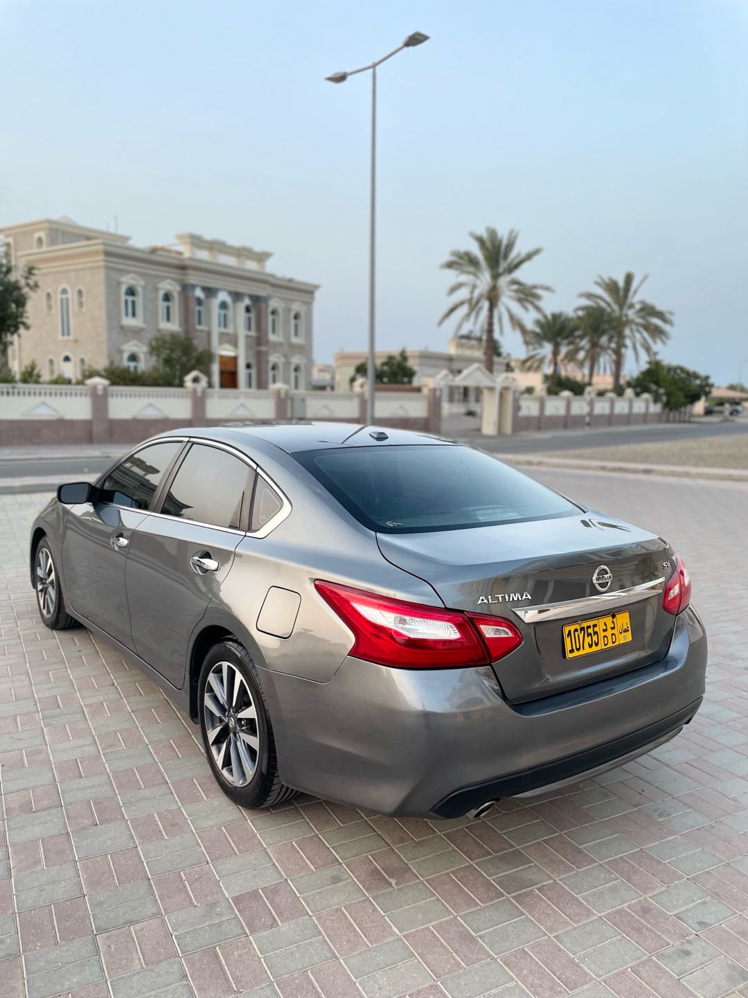Car Image 2017 NISSAN ALTIMA SV