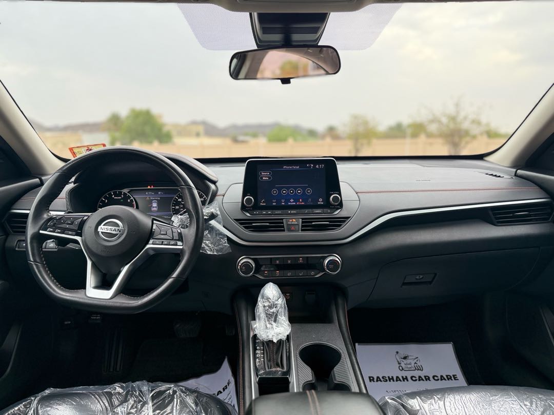 Car Image 2021 NISSAN ALTIMA SR