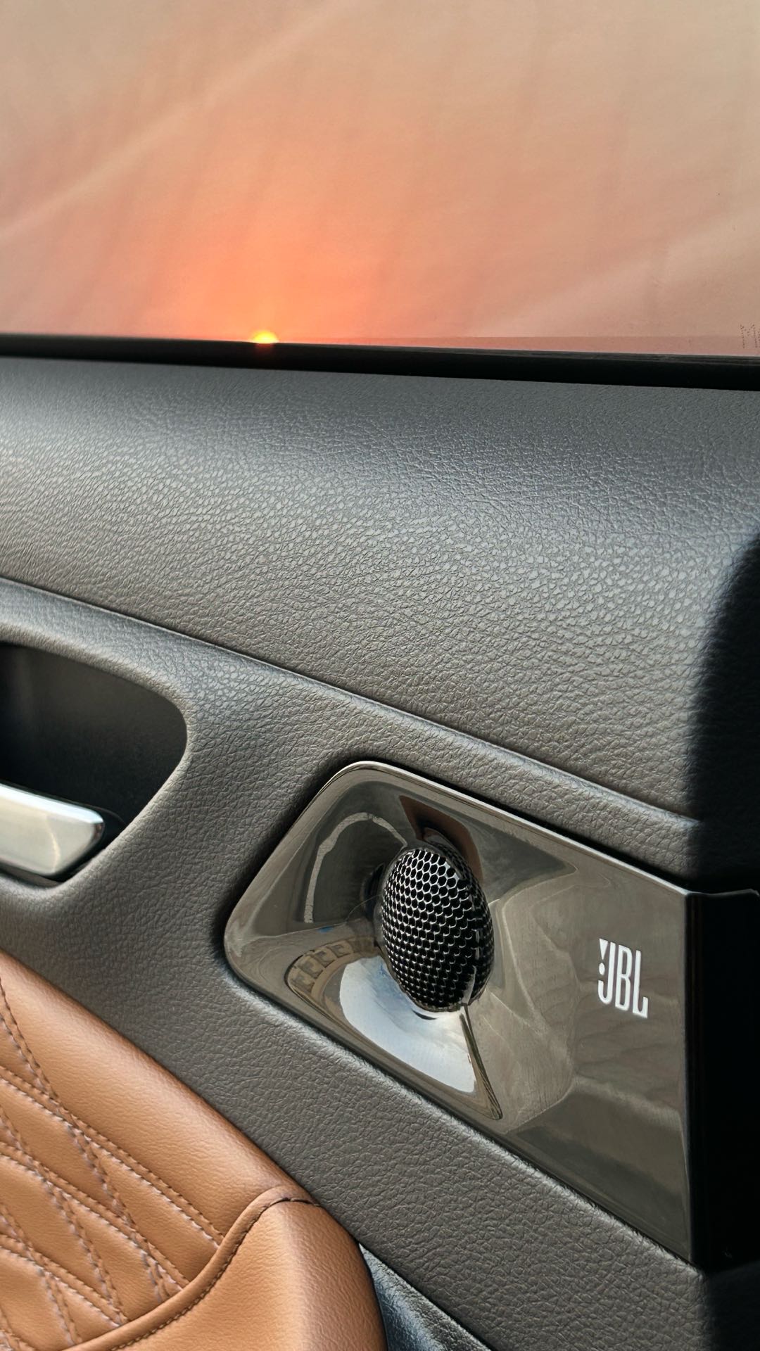 Car Image 2019 TOYOTA AVALON LIMITED
