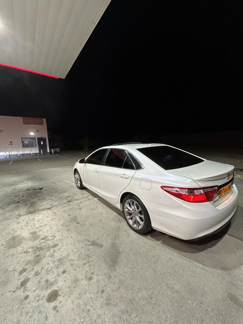 Car Image 2016 TOYOTA CAMRY XSE