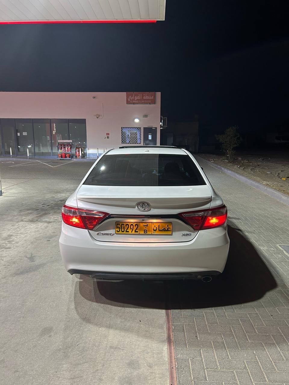 Car Image 2016 TOYOTA CAMRY XSE
