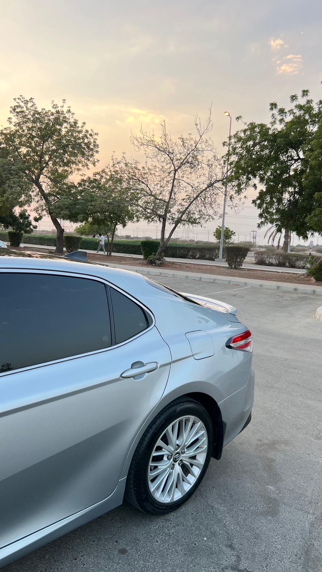 Car Image 2018 TOYOTA CAMRY XLE
