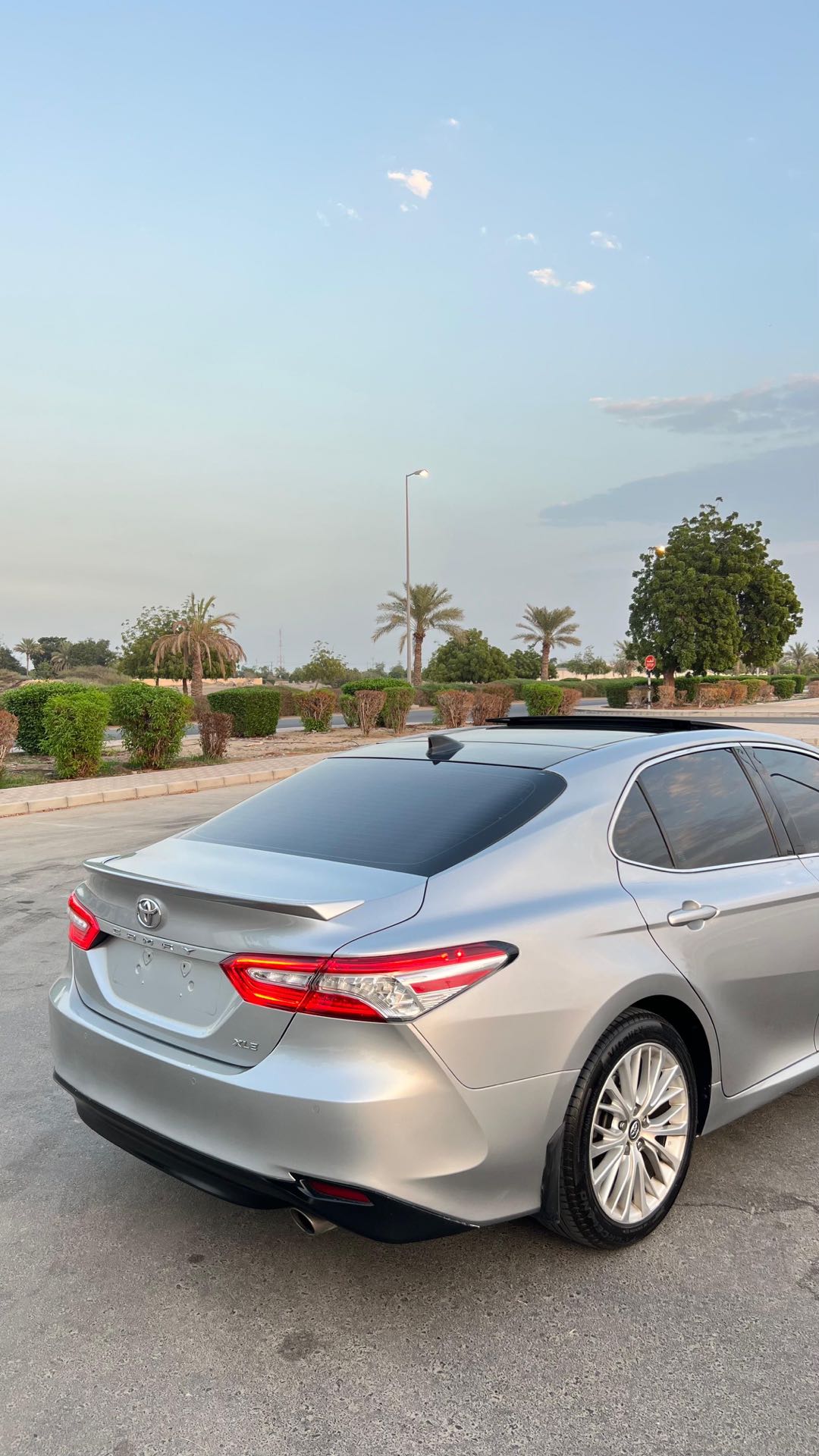Car Image 2018 TOYOTA CAMRY XLE