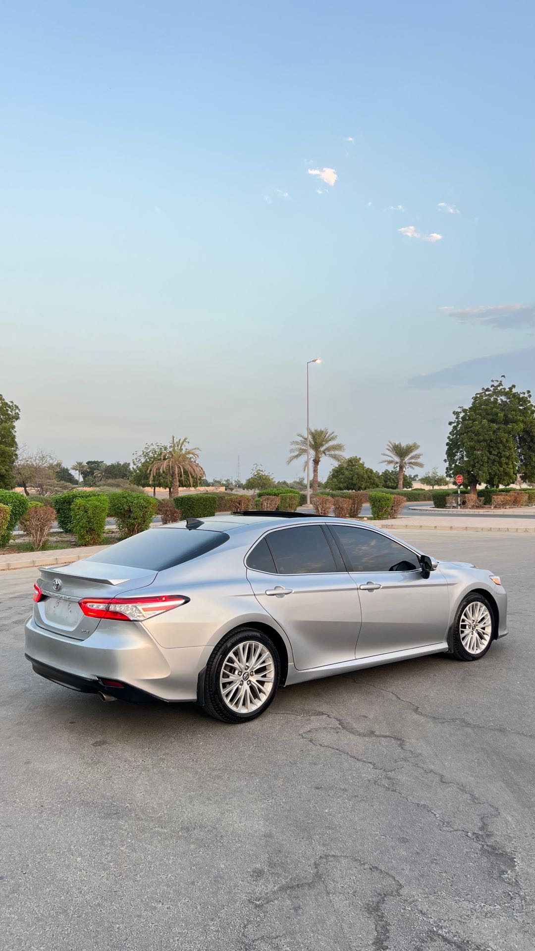 Car Image 2018 TOYOTA CAMRY XLE
