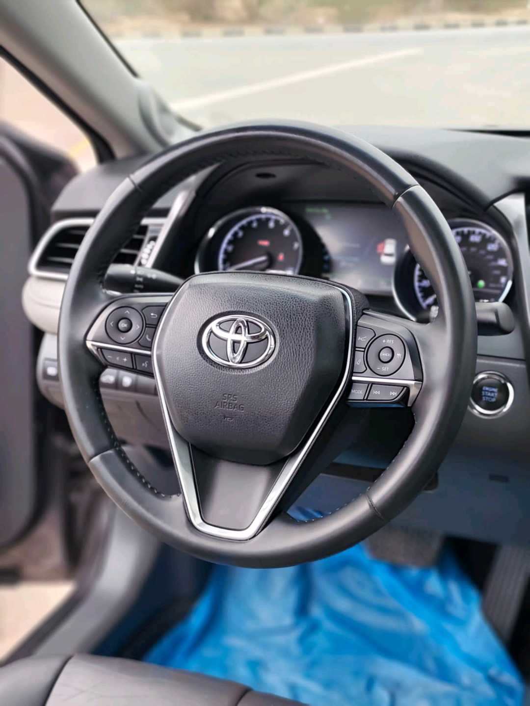 Car Image 2020 TOYOTA CAMRY XLE