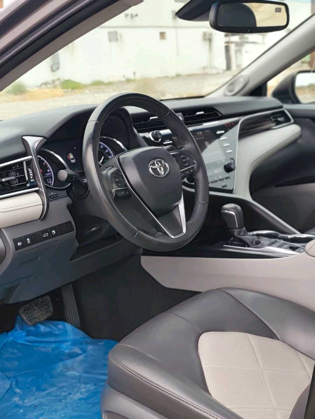 Car Image 2020 TOYOTA CAMRY XLE