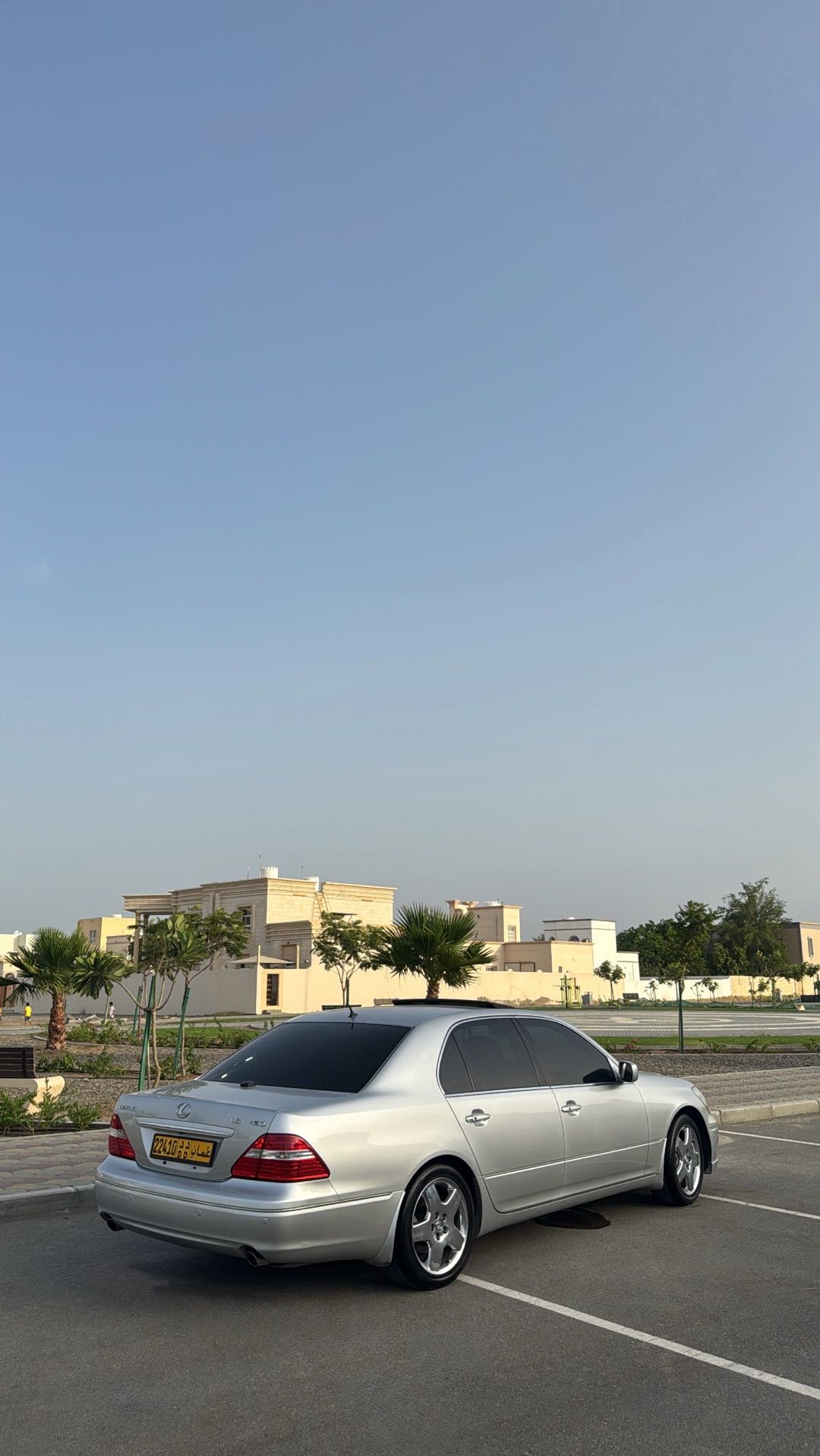 Car Image 2004 LEXUS LS 430