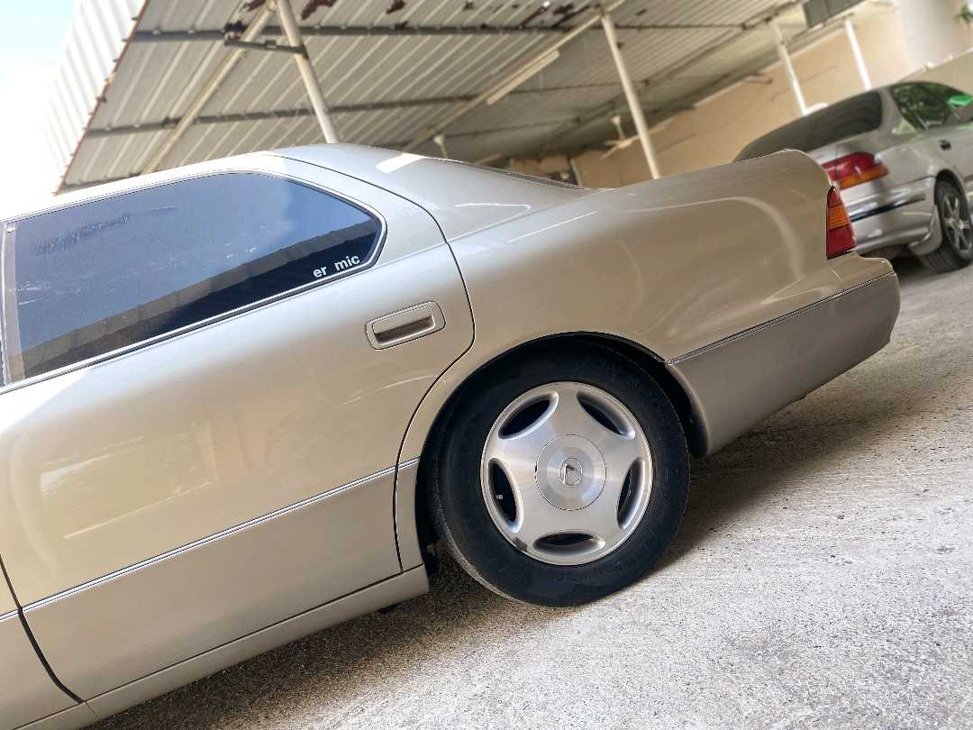 Car Image 1999 LEXUS LS 400