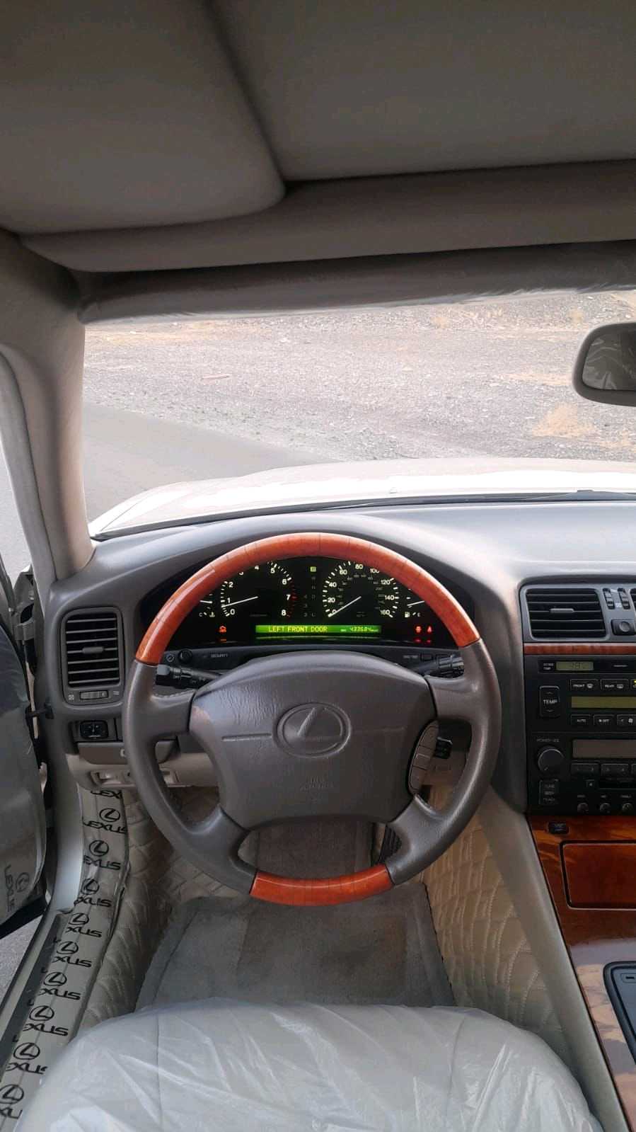 Car Image 1999 LEXUS LS 400