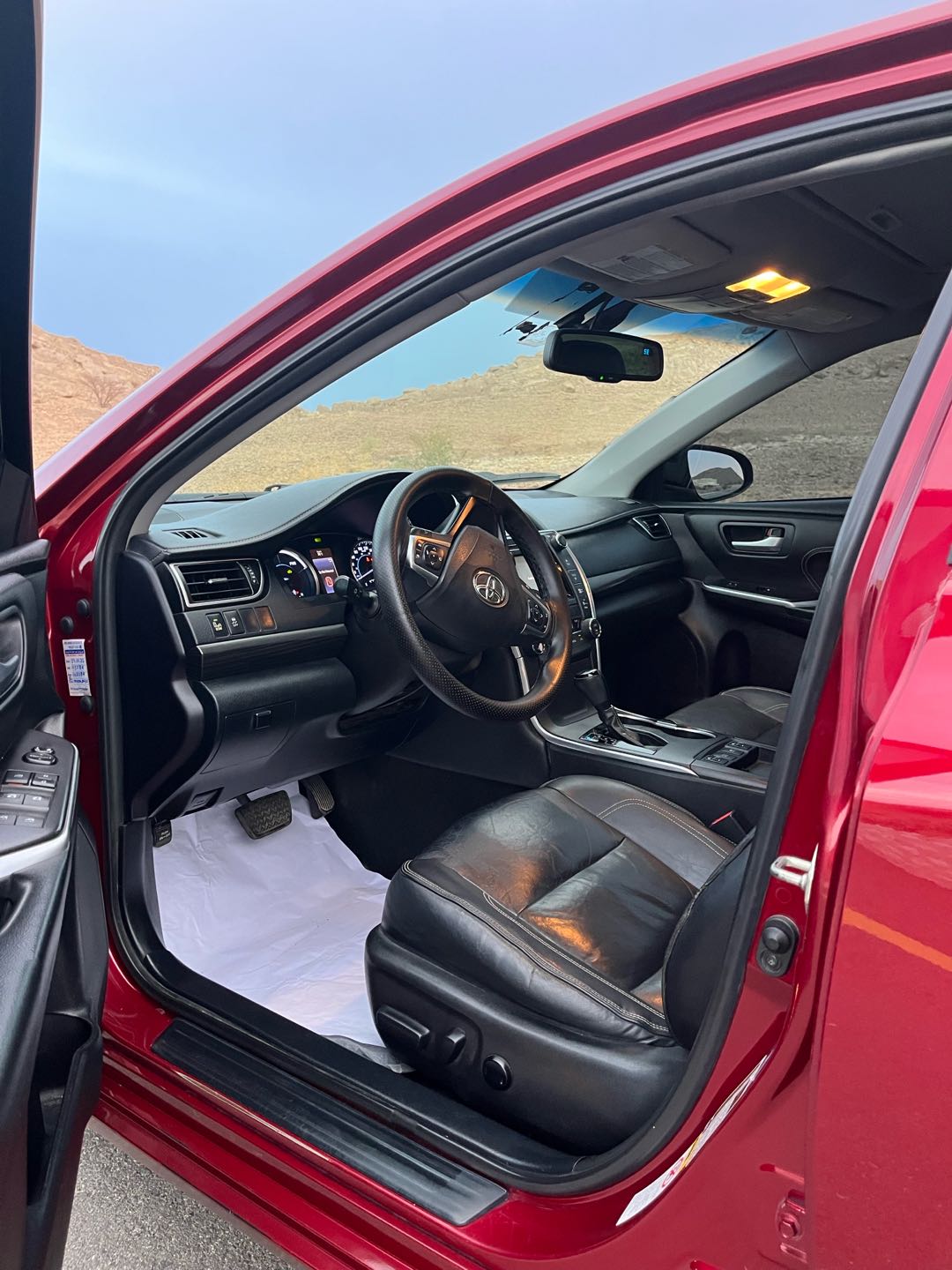 Car Image 2017 TOYOTA CAMRY XLE