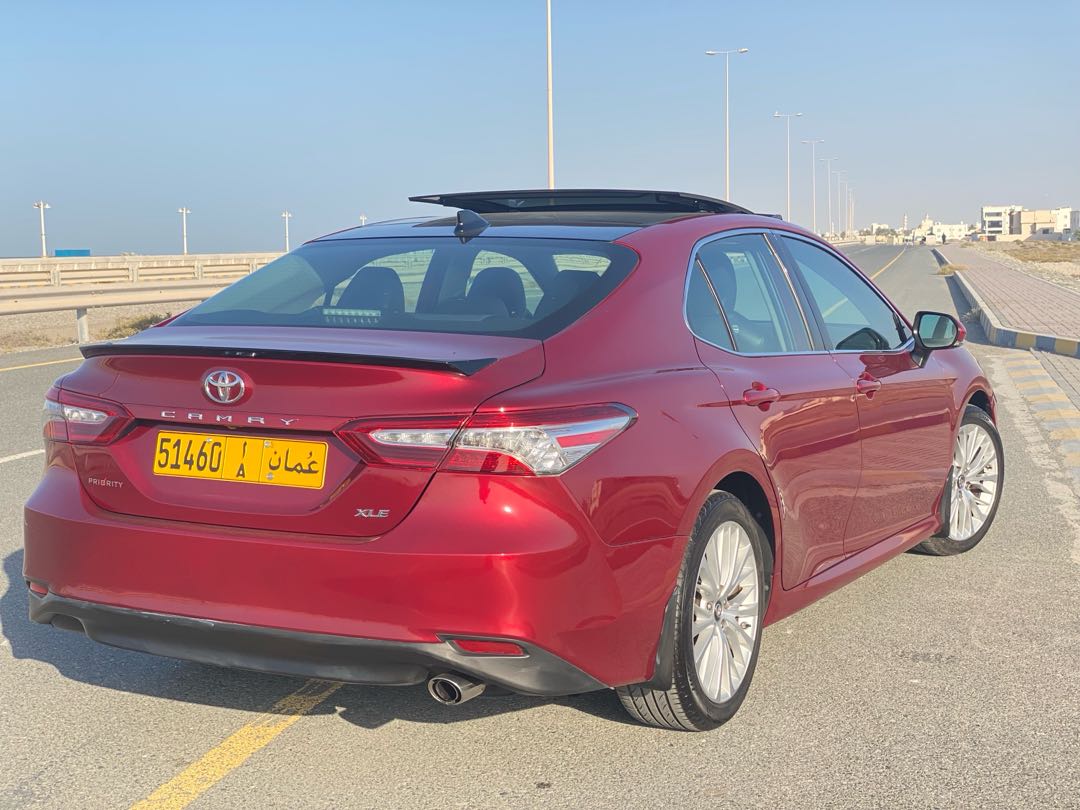 Car Image 2019 TOYOTA CAMRY XLE