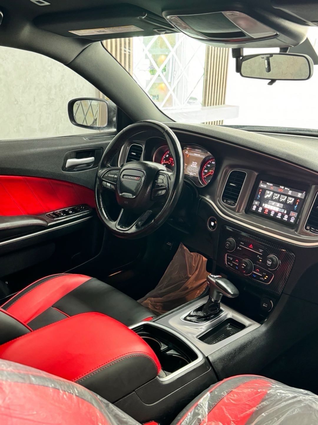 Car Image 2019 DODGE CHARGER SXT