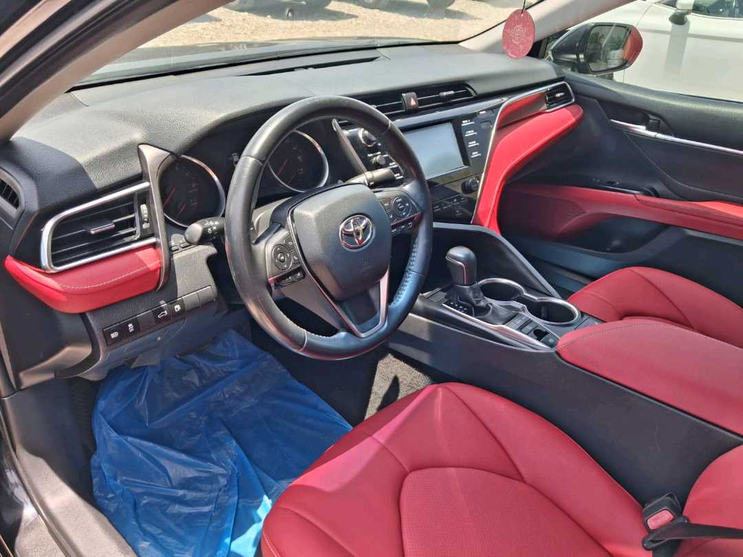 Car Image 2018 TOYOTA CAMRY XSE
