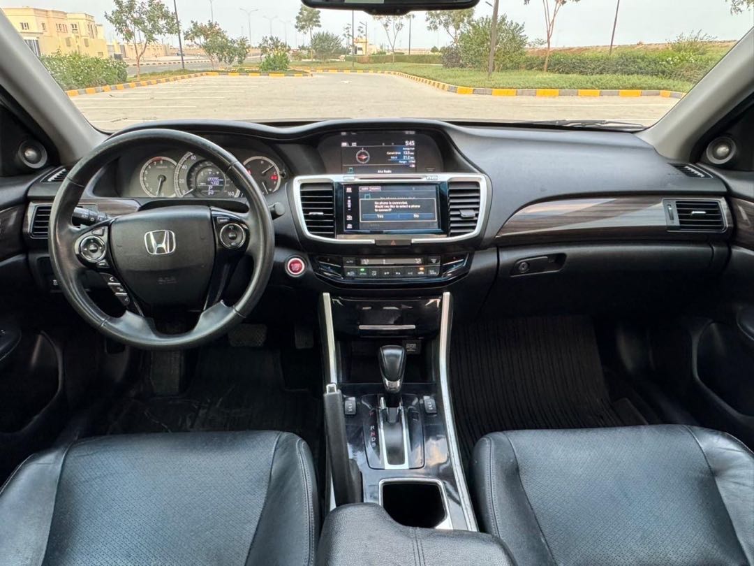 Car Image 2017 HONDA ACCORD EXL