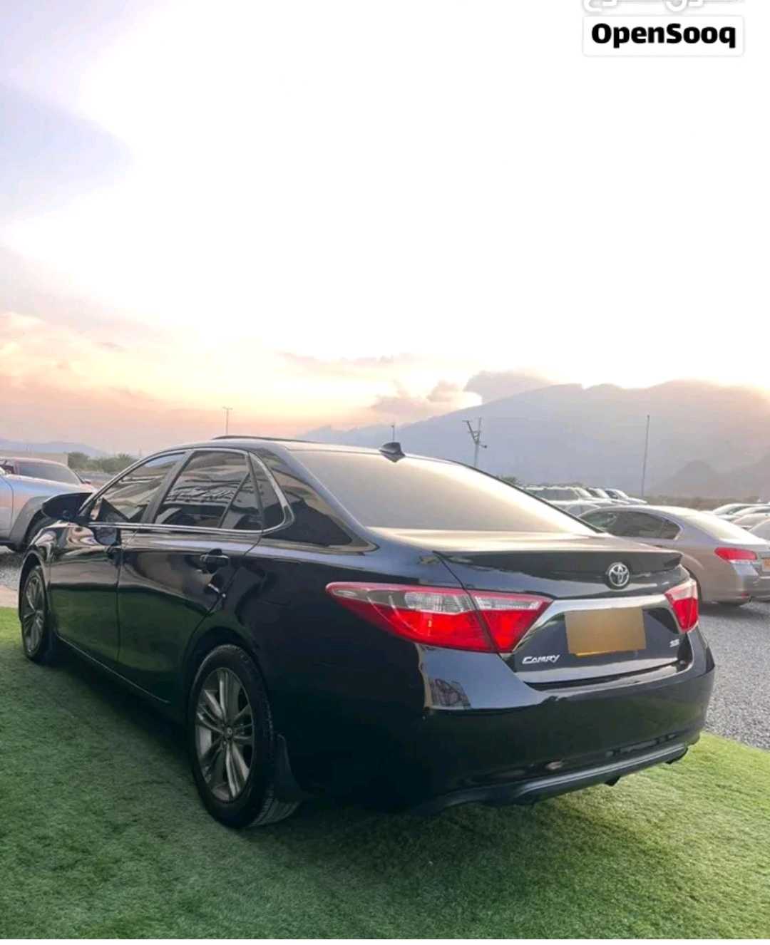 Car Image 2016 TOYOTA CAMRY SE