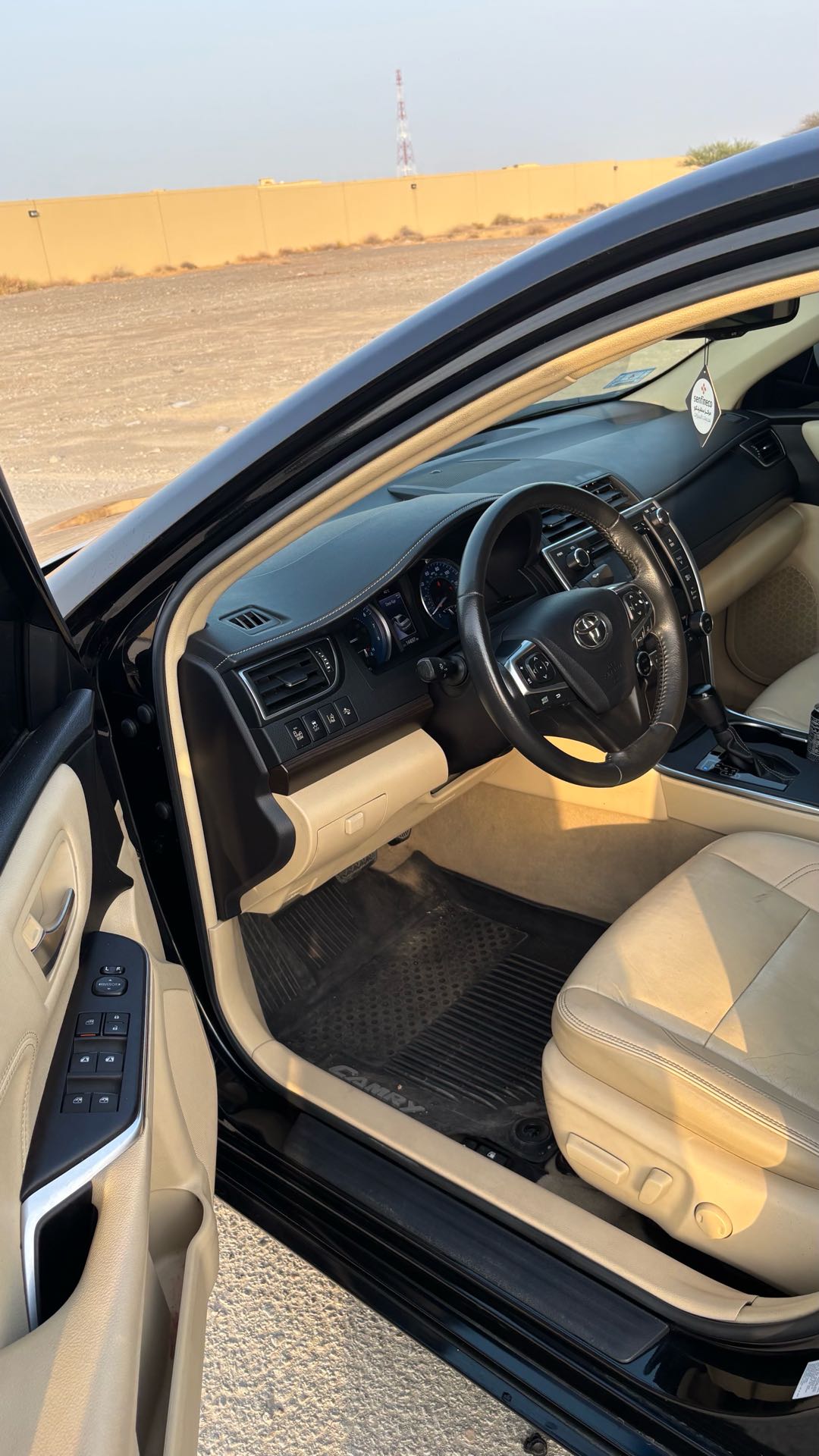 Car Image 2017 TOYOTA CAMRY XLE