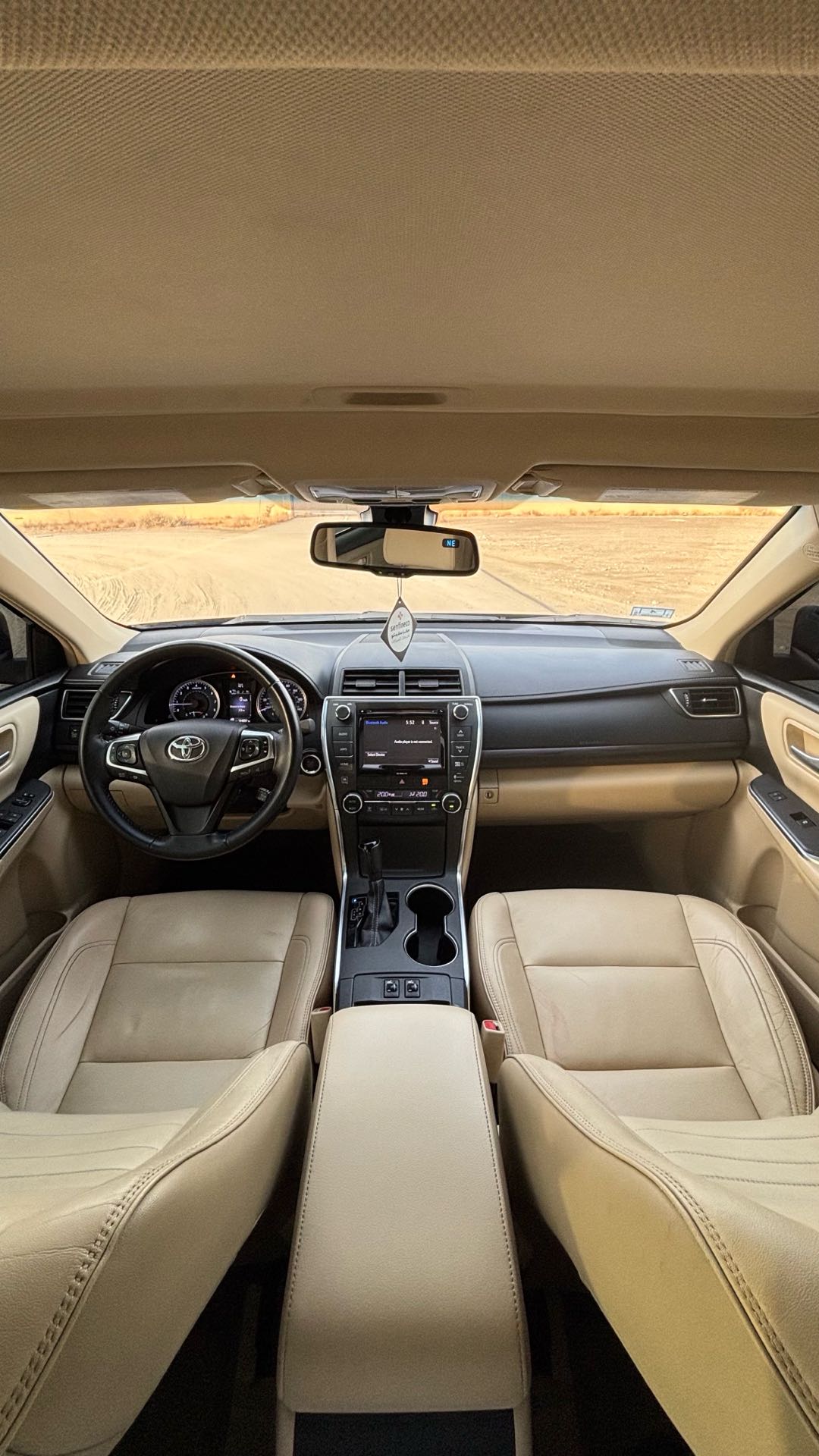 Car Image 2017 TOYOTA CAMRY XLE