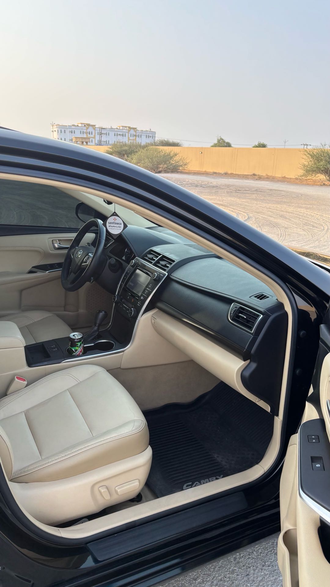 Car Image 2017 TOYOTA CAMRY XLE