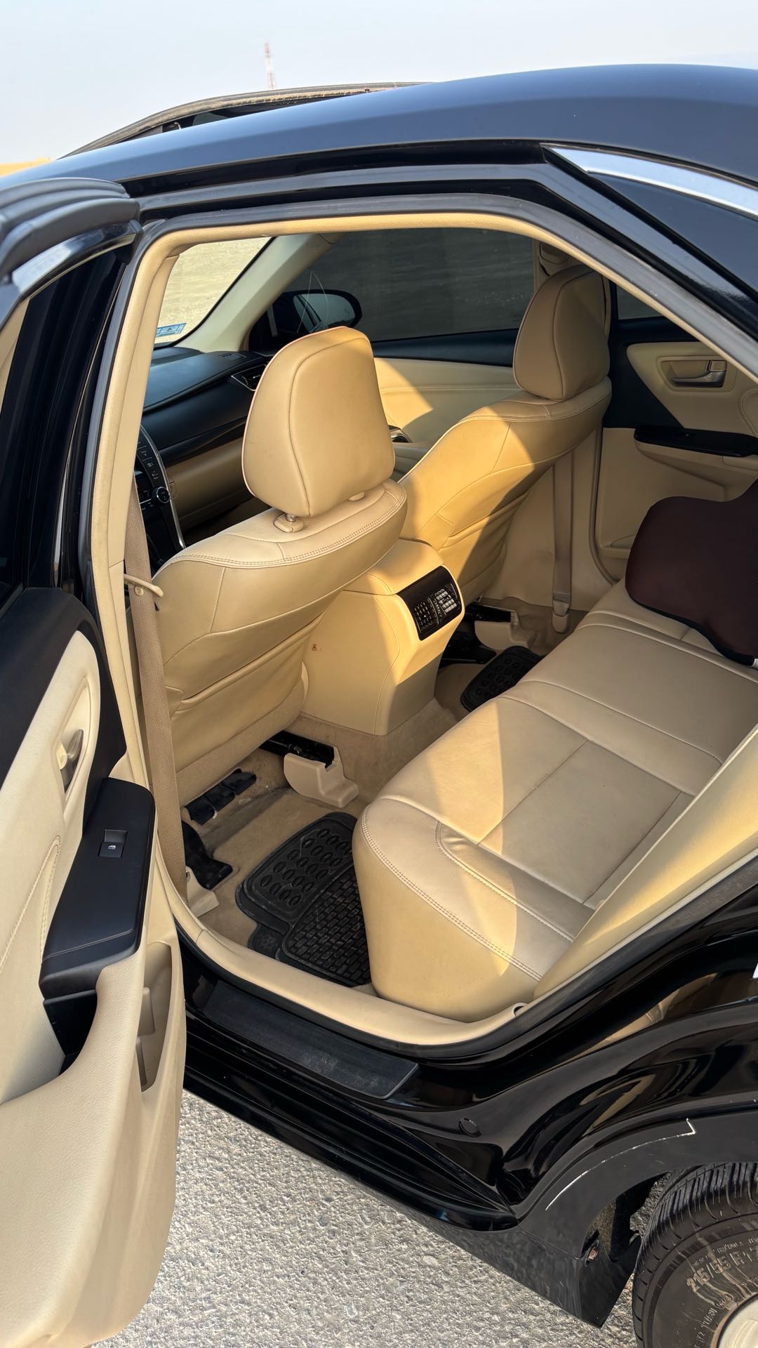 Car Image 2017 TOYOTA CAMRY XLE