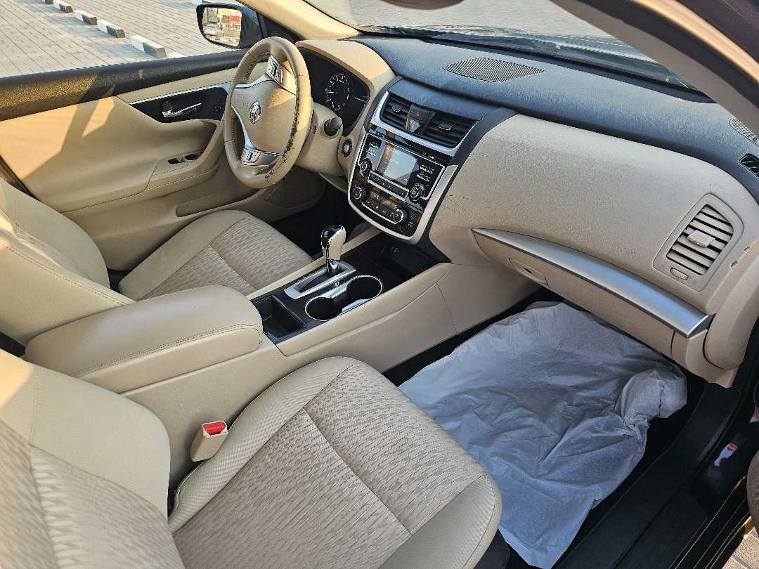 Car Image 2018 NISSAN ALTIMA SV