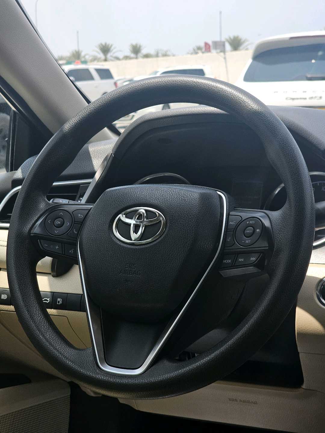 Car Image 2018 TOYOTA CAMRY LE