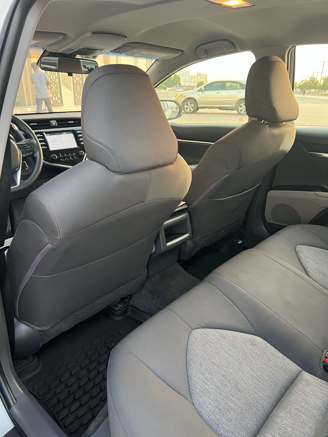 Car Image 2018 TOYOTA CAMRY LE