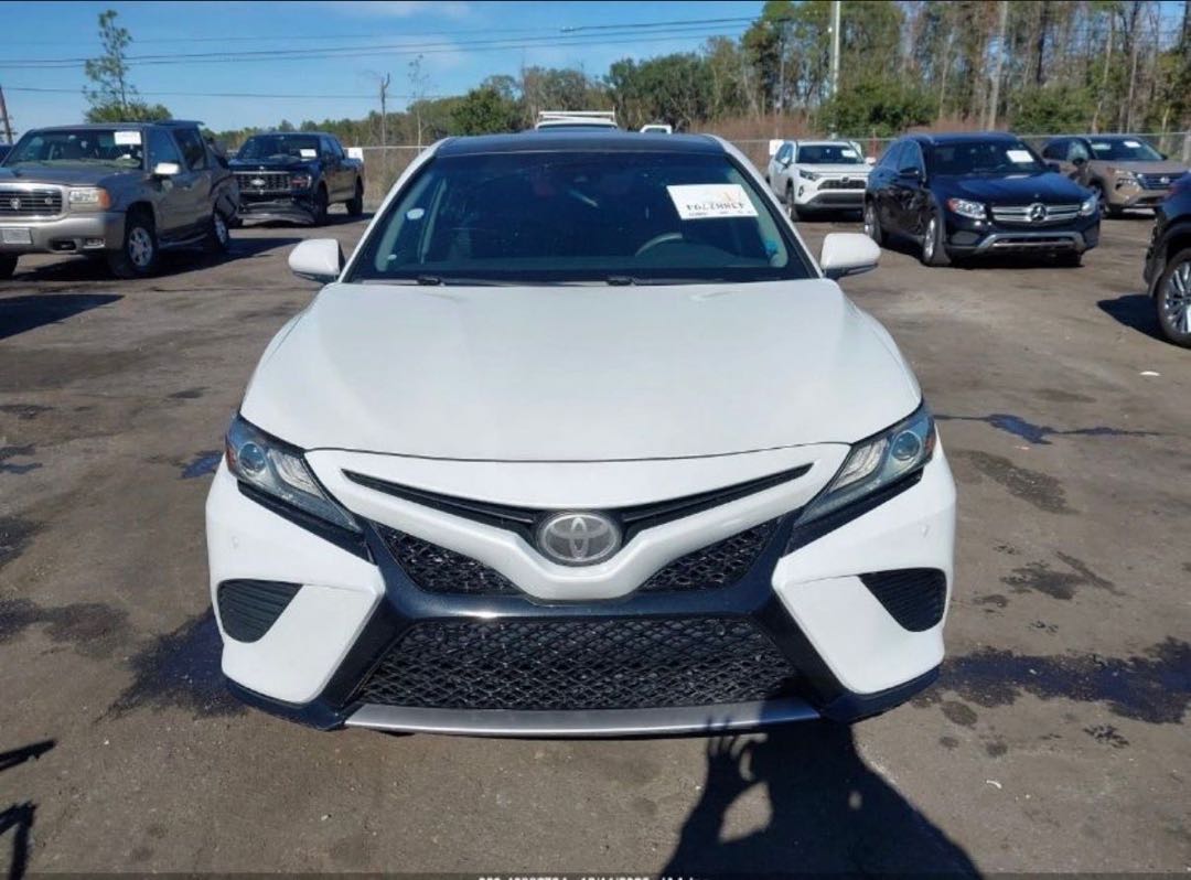 Car Image 2018 TOYOTA CAMRY XSE