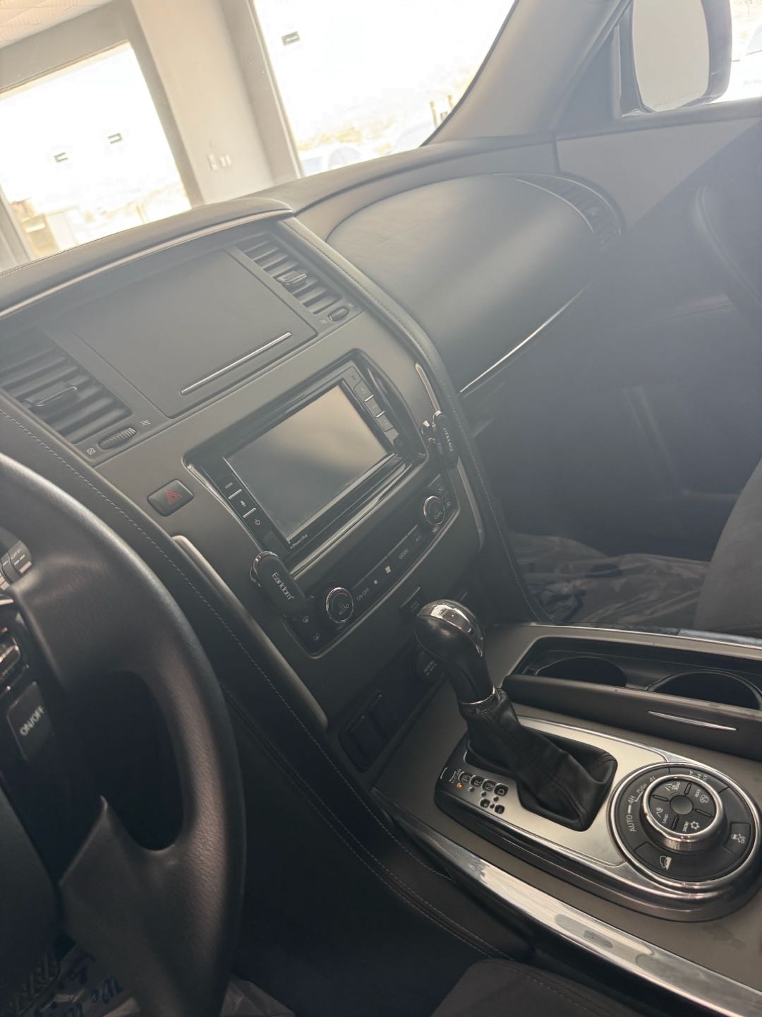 Car Image 2020 NISSAN PATROL SE
