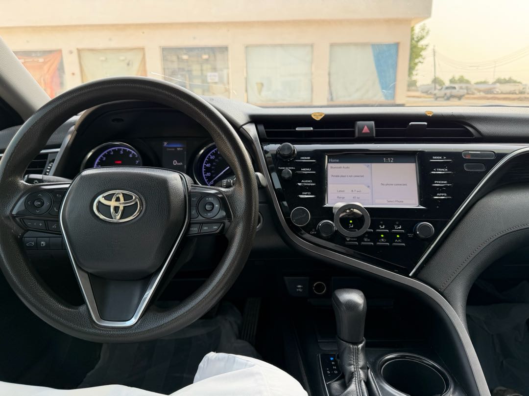 Car Image 2018 TOYOTA CAMRY LE