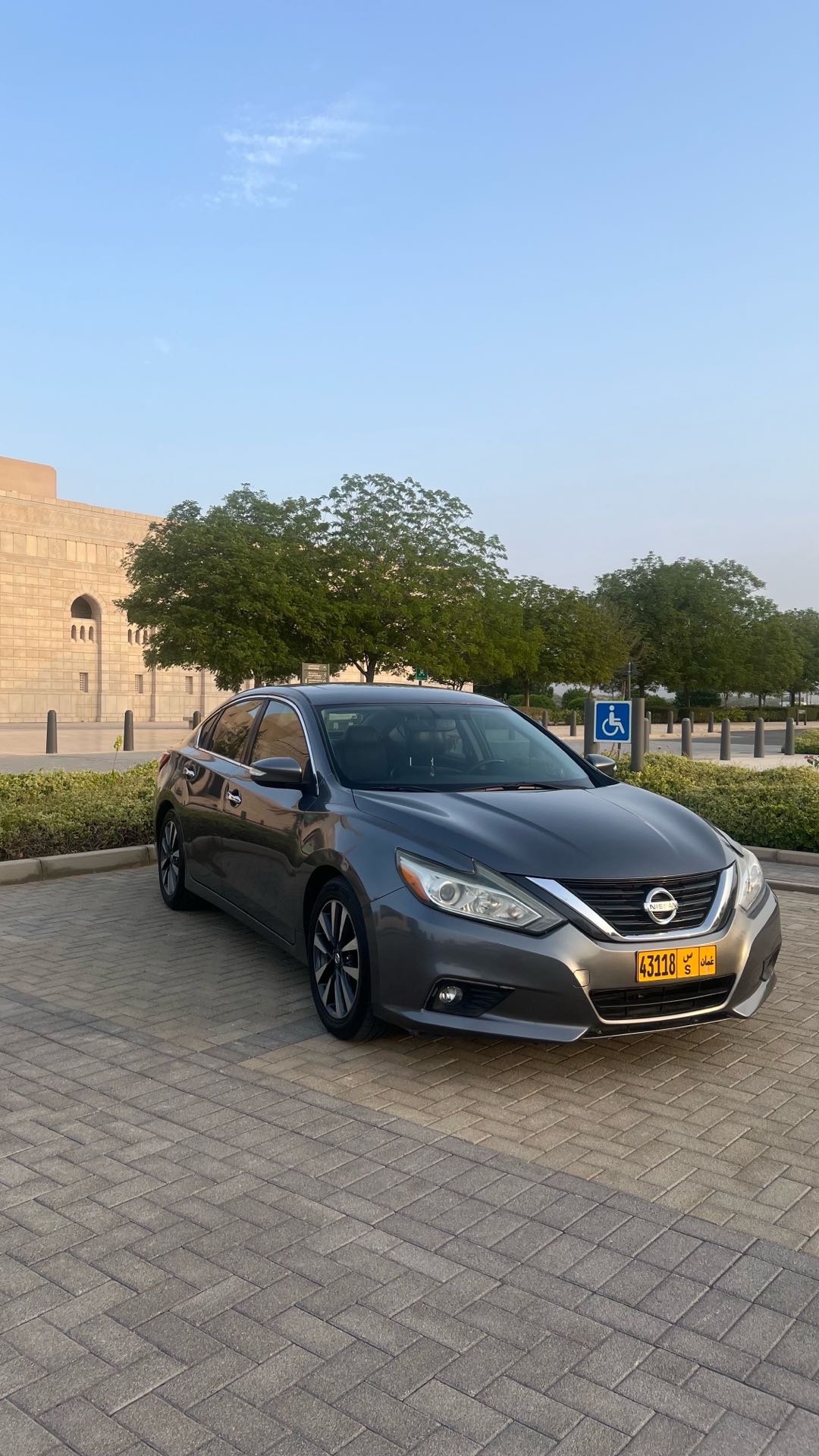 Car Image 2017 NISSAN ALTIMA SL