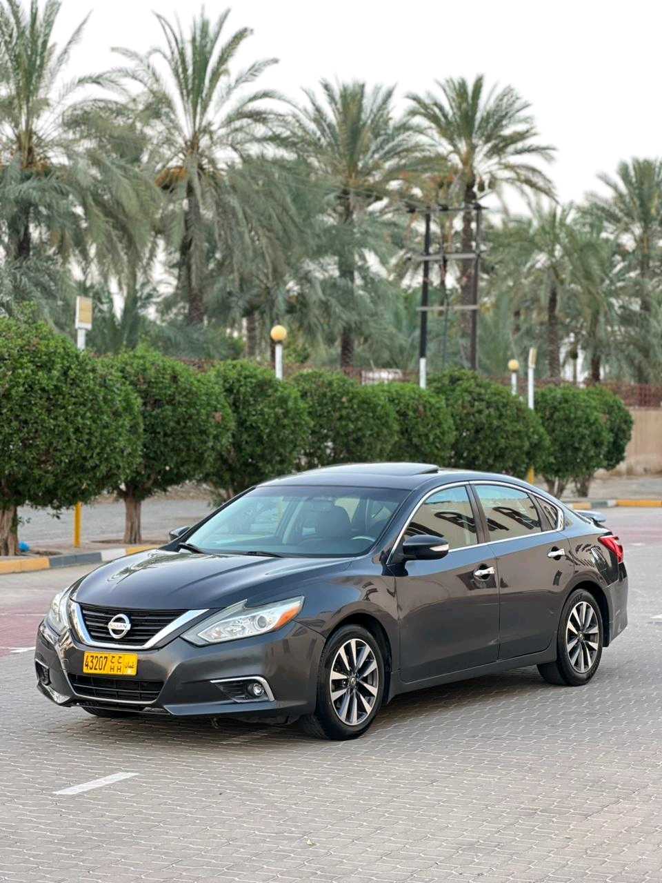 Car Image 2017 NISSAN ALTIMA SV