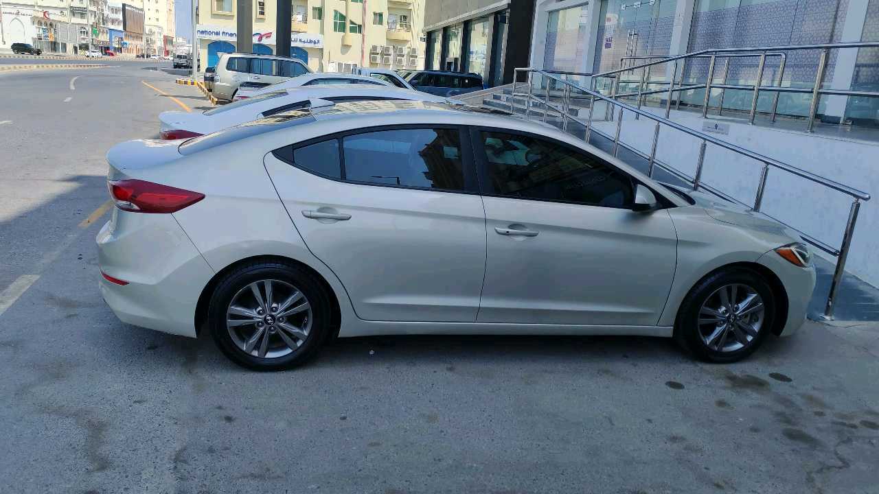 Car Image 2017 HYUNDAI ELANTRA SEL