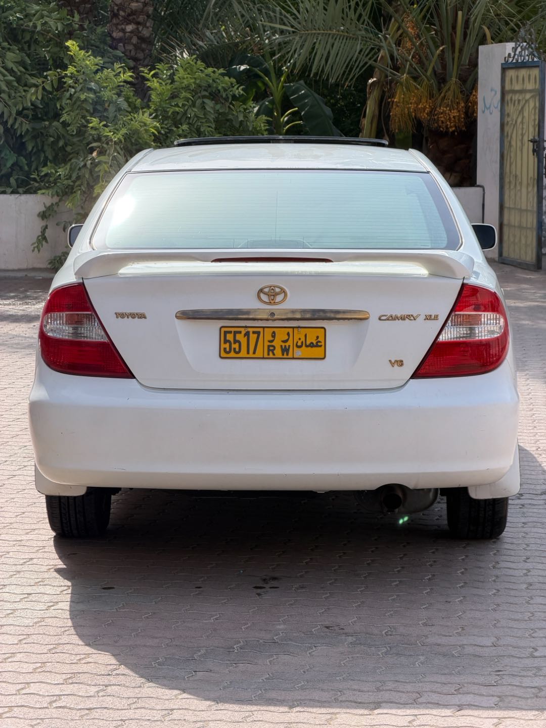 Car Image 2004 TOYOTA CAMRY LE